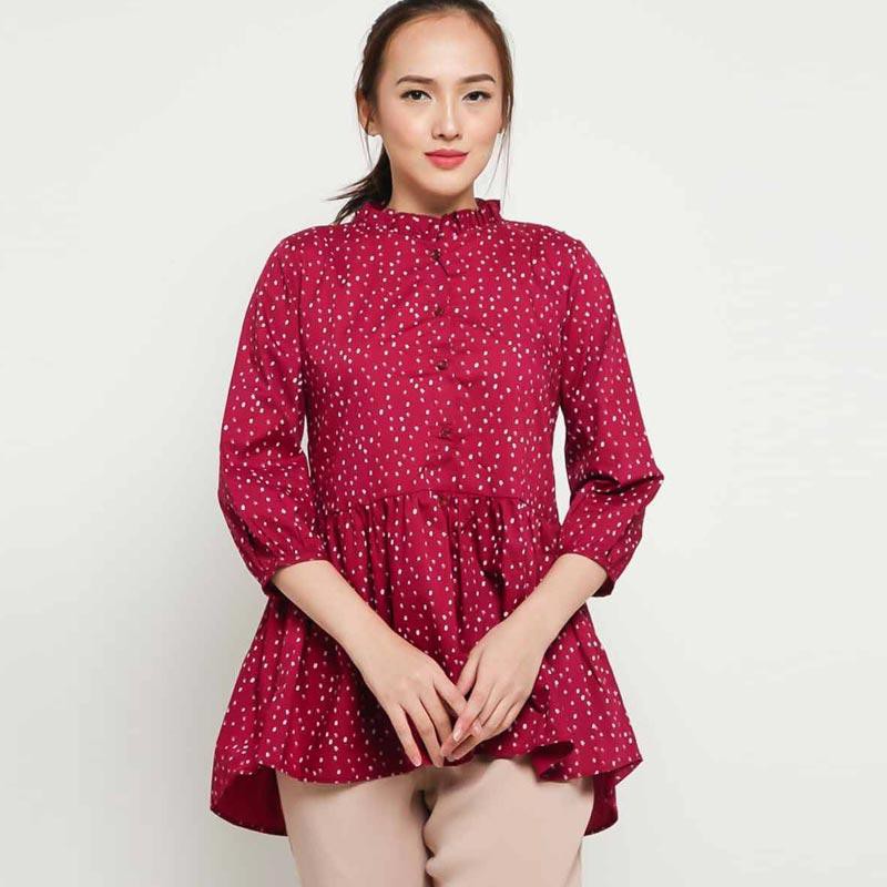 CAESAR Kemeja Blouse Blus Bluse Wanita Casual Kancing Depan Lengan 3/4 Merah Dan Biru Bahan Katun