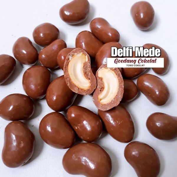 

Coklat Delfi Almond Mede Cashew 500g Netto 500 Gram SEASONAL GROSIR MURAH