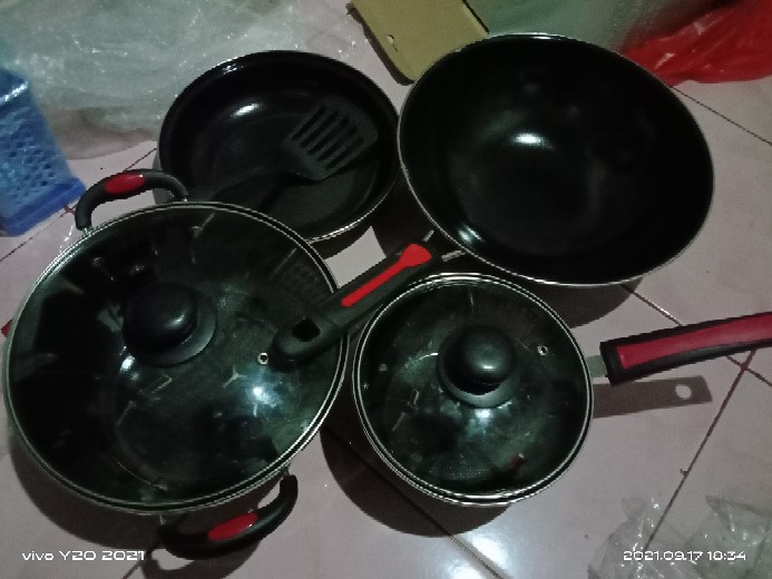 Wajan Enamel Set Gagang Merah/wajan Penggorengan Teflon Anti Lecet (texania)