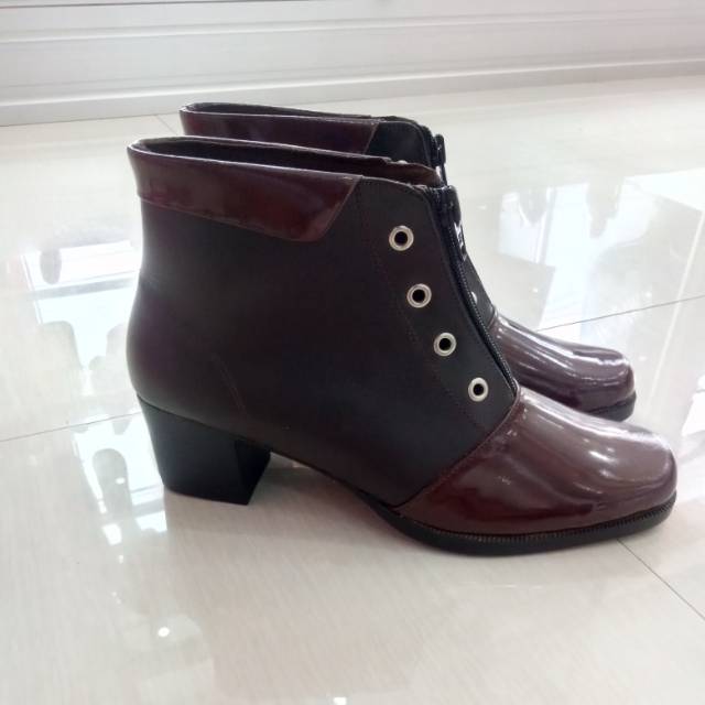 Arimbi / Sepatu Kulit / Boots Wanita