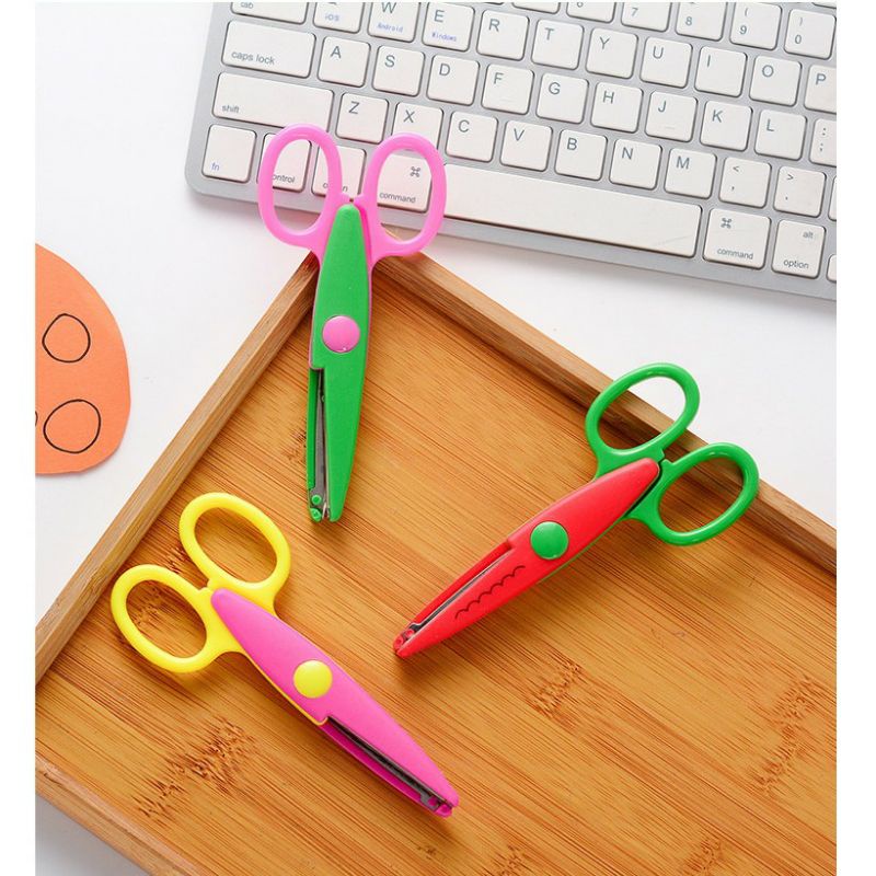 

GUNTING GERIGI / GUNTING ZIK ZAK / GUNTING KERTAS