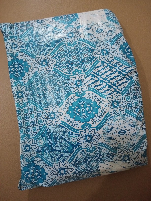 Kain Batik Solo Motif Merak Dasar Merah ( Primissima )