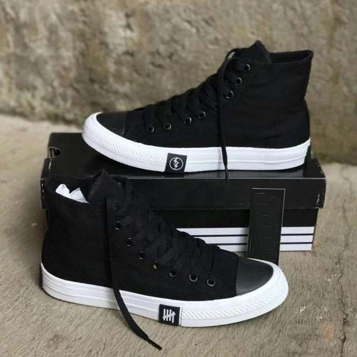 Sepatu Convers All Star Pria Wanita Laki Laki Perempuan Original Hitam Putih Tinggi Boot Petir Terba