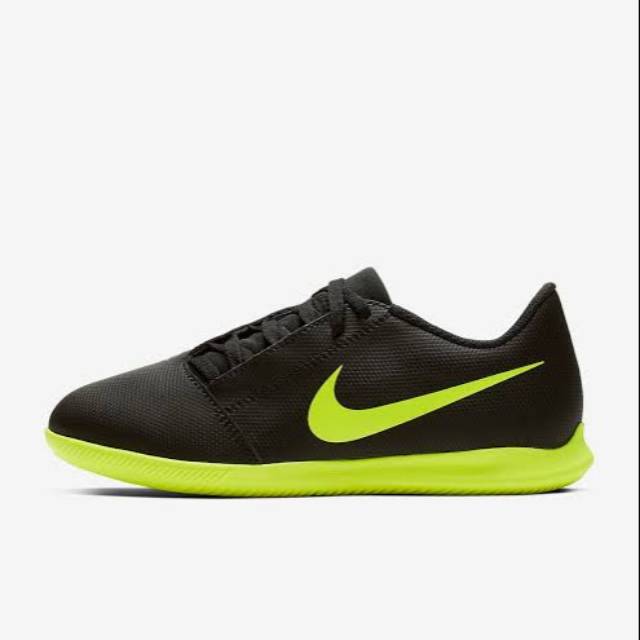 sepatu futsal Nike Phantom club IC