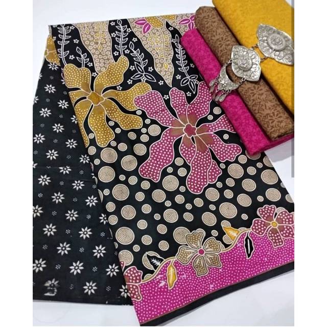 Kain batik motif daun pepaya dan embos