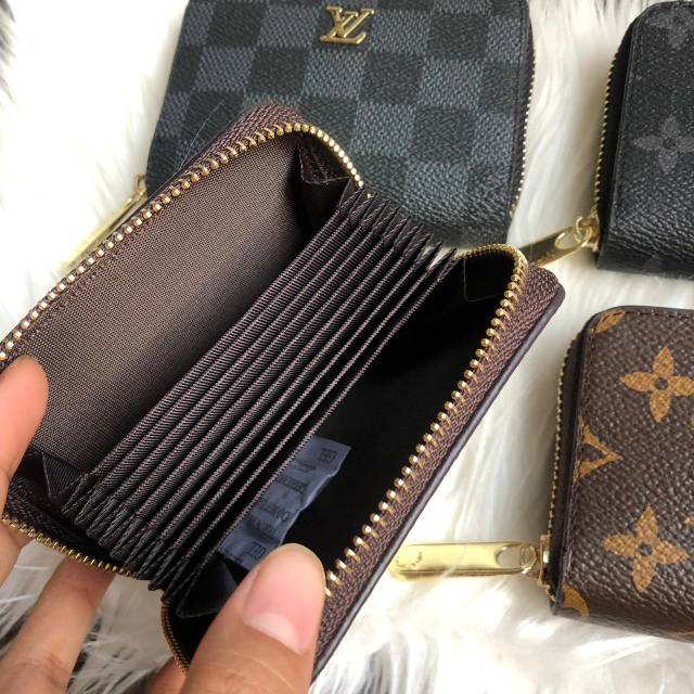 Dompet Kartu LV Motif Dan LV Embos Import Semprem