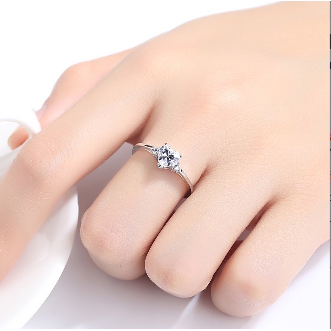 Set Cincin Kristal Berlian Warna Silver Untuk Wanita