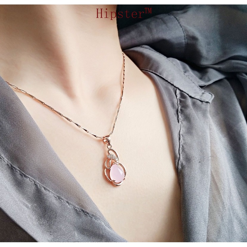 Retro Hot Fashion Colorful Gemstone Hollow Pendant Gold Necklace