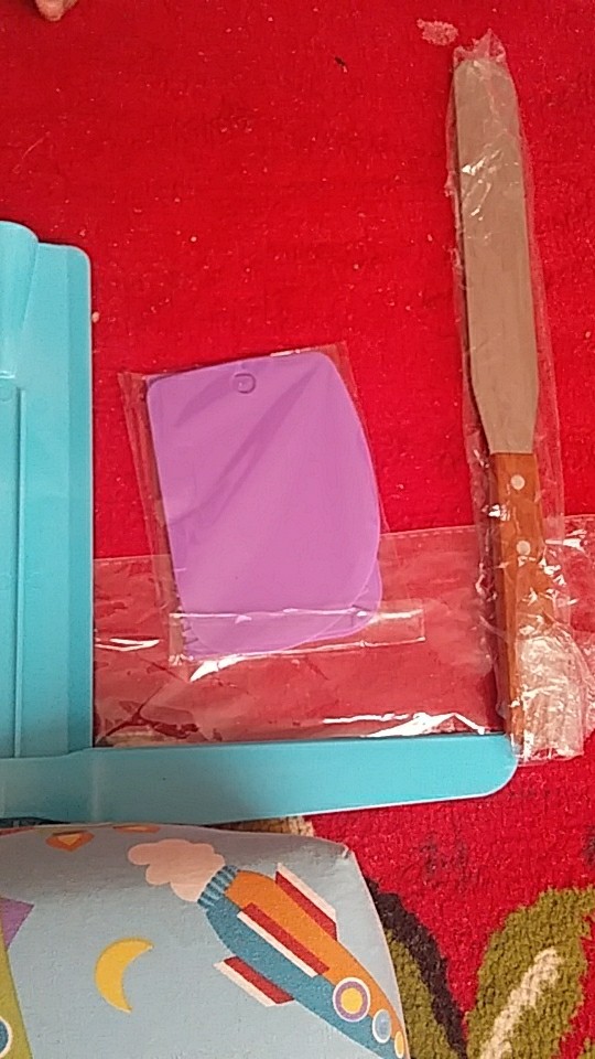 Cake Scrapper Penghalus Buttercream  Cake Adjustable Alat Dekorasi Kue Tart Alat Hias Cream Kue