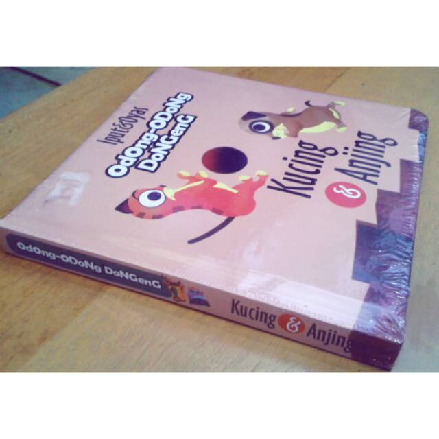 Boardbook odong odong dongeng kucing & anjing
