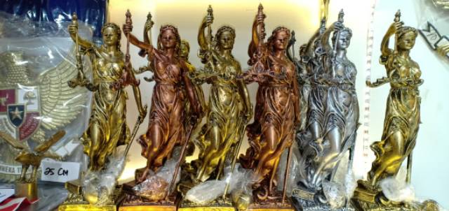 PATUNG DEWI KEADILAN