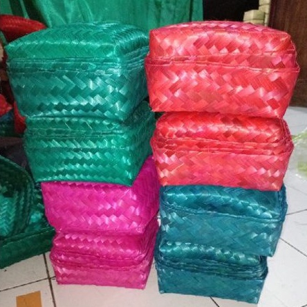 Besek warna warni ukuran 22x22