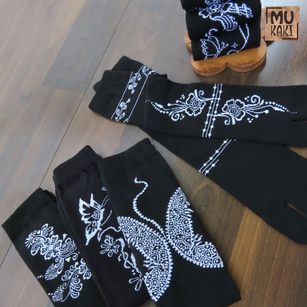 Kaos Kaki Jempol Warna Hitam Motif Henna Nylon Premium Mukaki