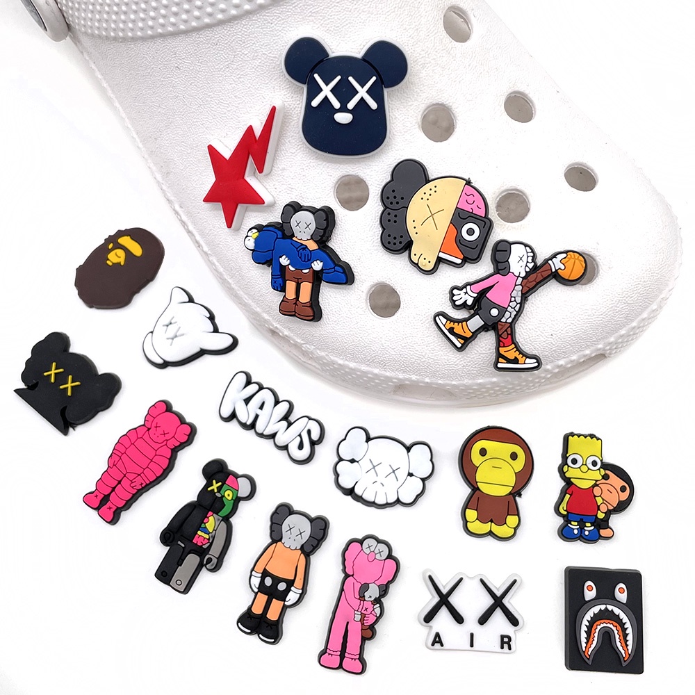 Accesoris Jibbitz KAWS Charms Pin Crocs Gaya Barat Untuk Aksesoris Dekorasi Sepatu Pria Dan Wanita