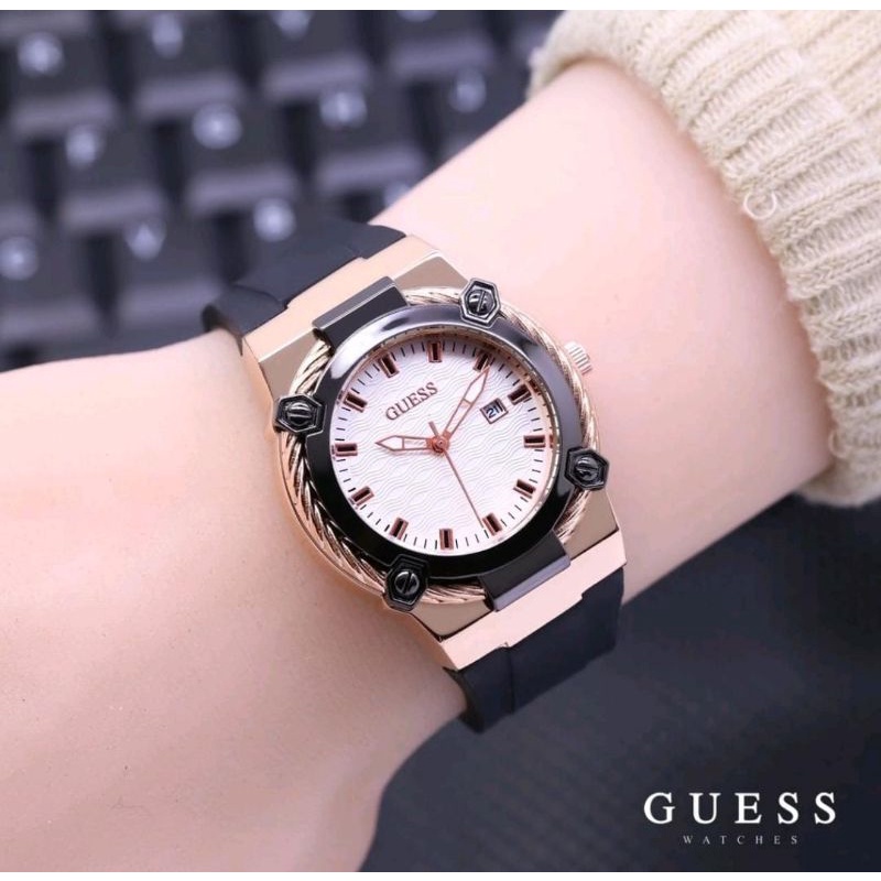 Jam Tangan Wanita Terlaris Jam Tangan Fashion Rubber Halus Wanita Jam Tangan Favorit Kesukaan Wanita