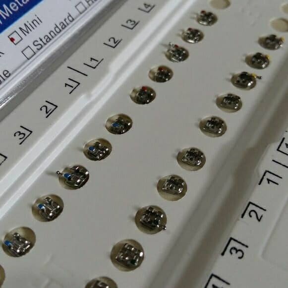 Behel Gigi Perawatan Bracket Mini Roth With Hook Slot 022