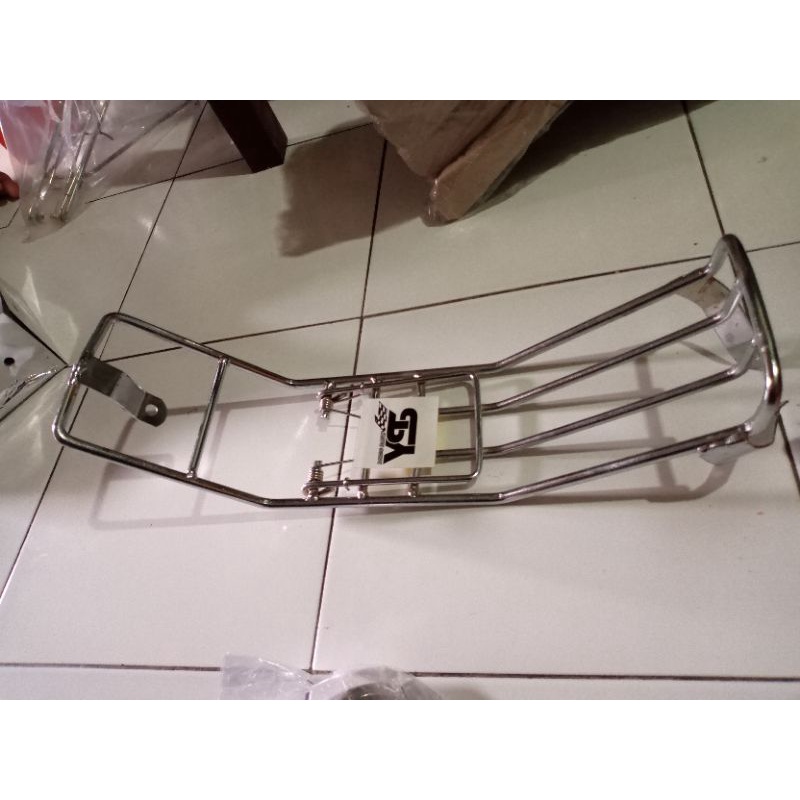 jepitan rak tengah besi honda astrea grand legenda impressa