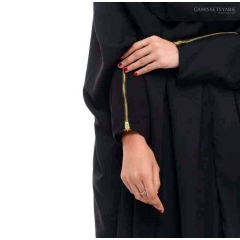 Preloved Khimar Lengan Zipper Warna Hijau Botol