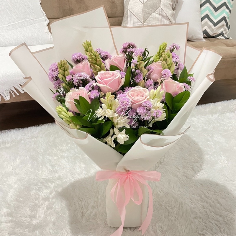 BRISIA BOUQUET / Hand Bouquet / Karangan Bunga Wisuda / Bunga Lamaran / Bunga Engagement