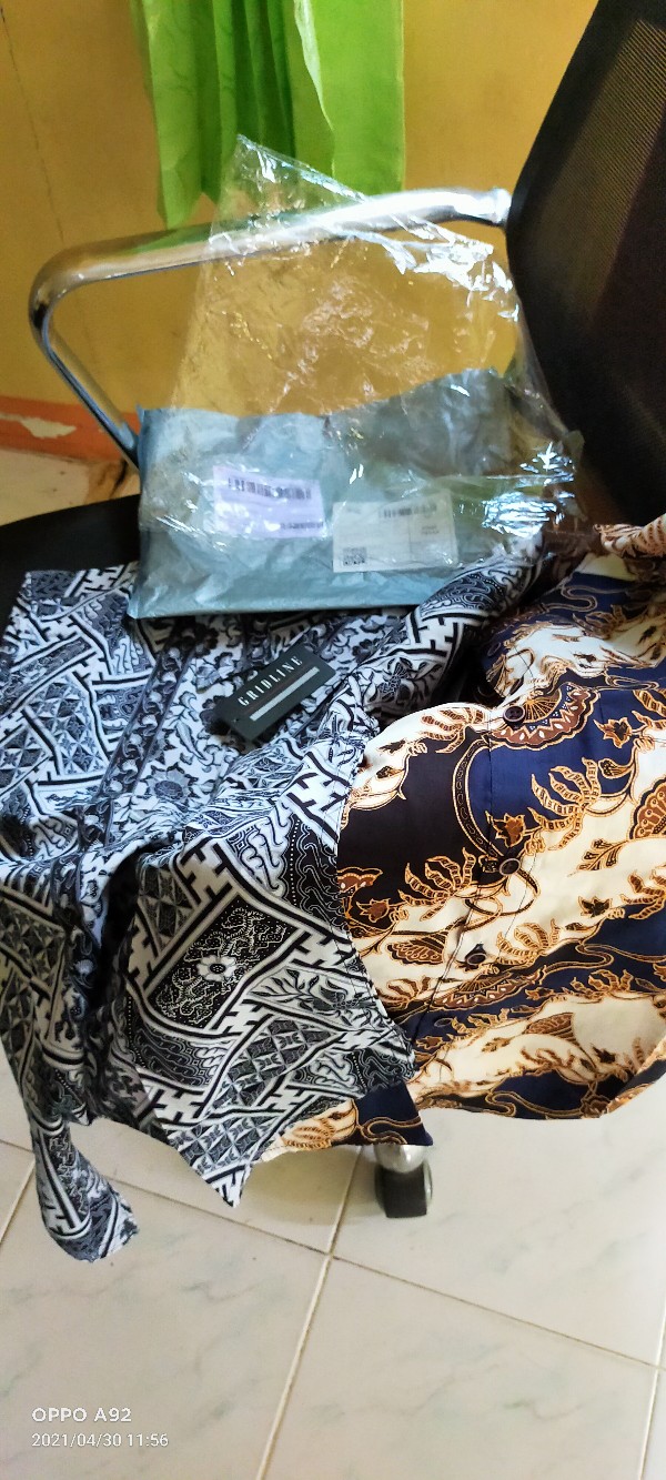 [gridline - R088] Kemeja Batik Pria Katun Lengan Pendek Regular Abu Putih Hitam Pastel