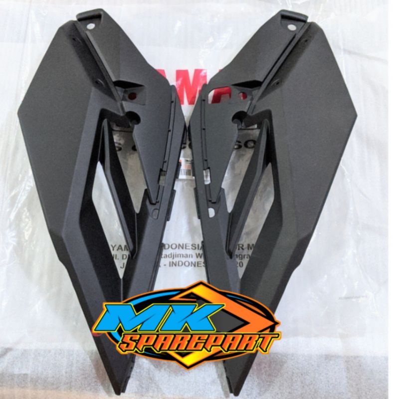 COVER SAMBUNGAN BODY BAWAH / SAMPING XRIDE X-RIDE 115 HITAM DOFF ORIGINAL YAMAHA