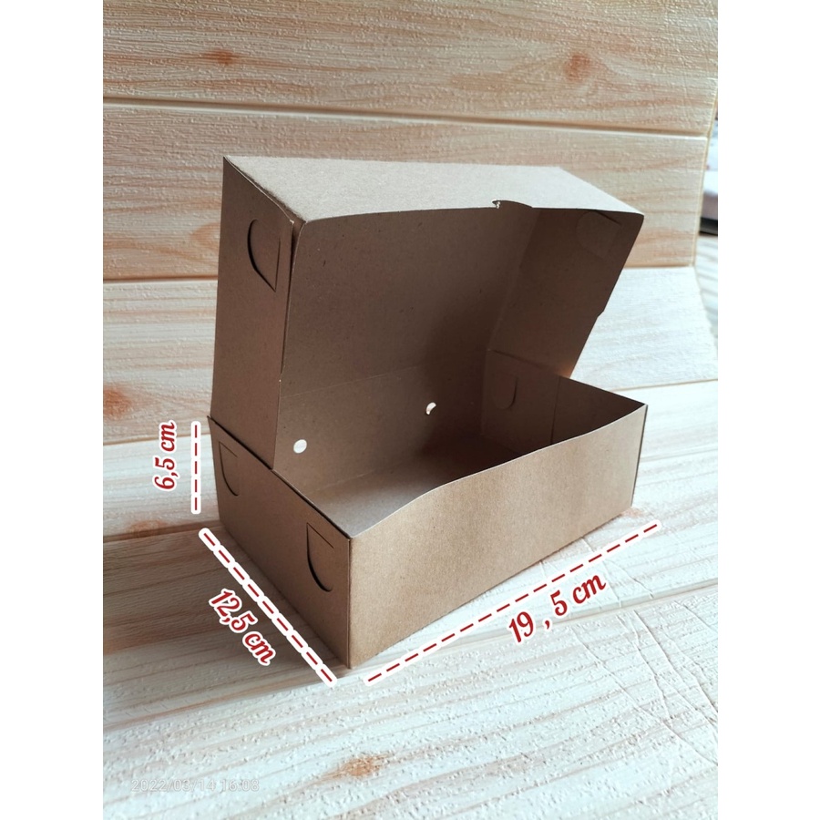 

Dus kue Coklat NBK PAKRIN 19,5 x 12,5 x 6,5 tutup penuh PER PACK