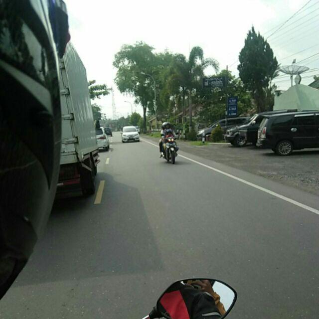 Lilin Puja Putih Ukuran 1 Kati