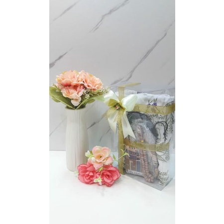 Parsel lebaran/Hampers Idul Fitri Ready/Kado wanita muslimah/Mukenah
