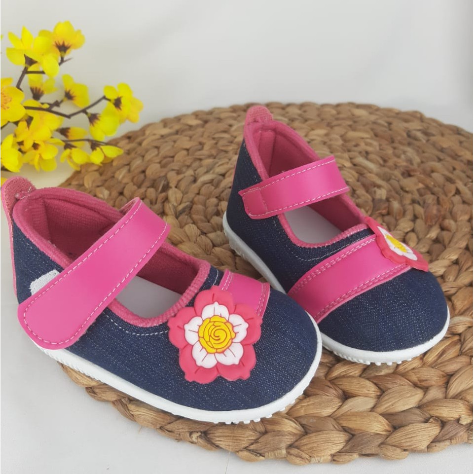 mandirishoesstore-SEPATU ANAK 1-2.5 TAHUN BUNGA BUNYI PINGGIR FAY21