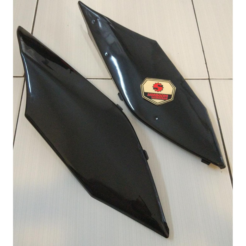 Cover Sayap Jok Belakang CRF 150 Hitam