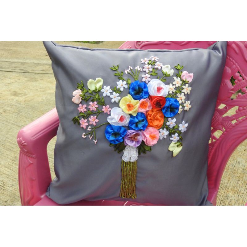 Sarung bantal sofa sulam pita/ Cushion embroidered