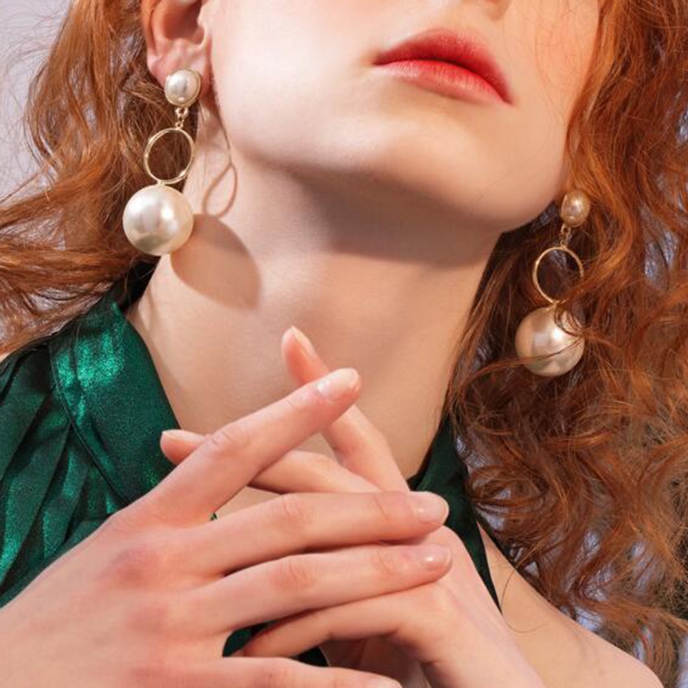 Anting Stud Panjang Bentuk Lingkaran Besar Aksen Mutiara Tiruan Untuk Wanita