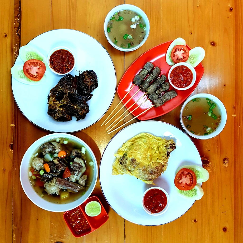 

Paket Lengkap 2 (Buntut Bakar, Sup Iga, Wagyu Taichan, dan Ayam Pop Telur)