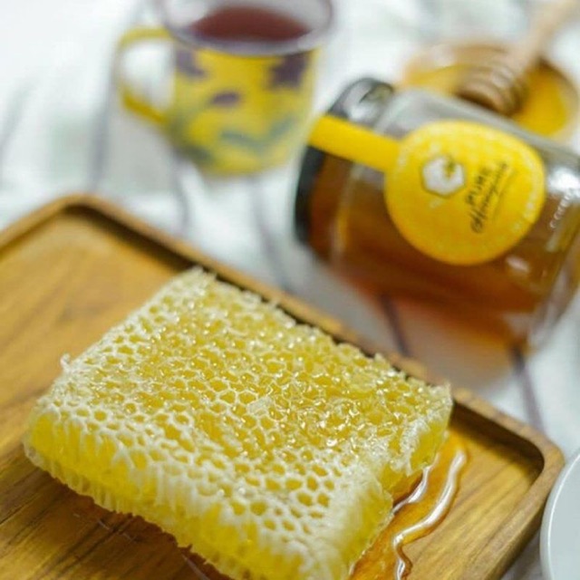 Honeycomb in jar