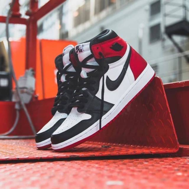 Nike Air Jordan 1 High Satin Black Toe