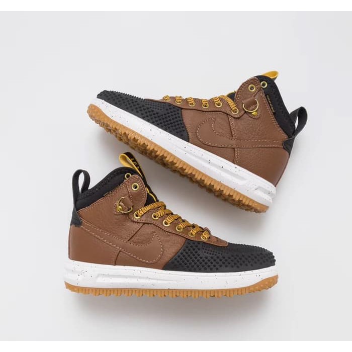 nike duck boot sneakers