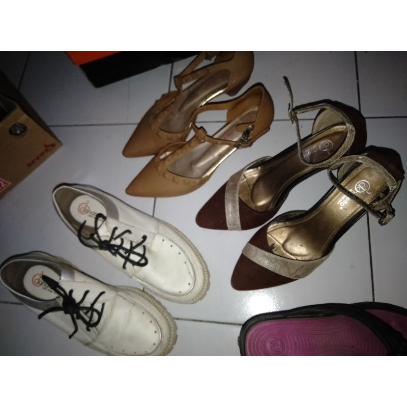 Preloved berbagai macam sendal sepatu wanita size 36