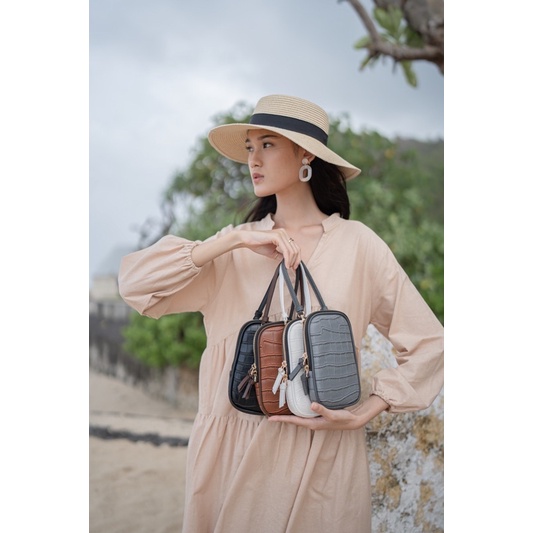 Godiva Phone Bag by Nonataliashop