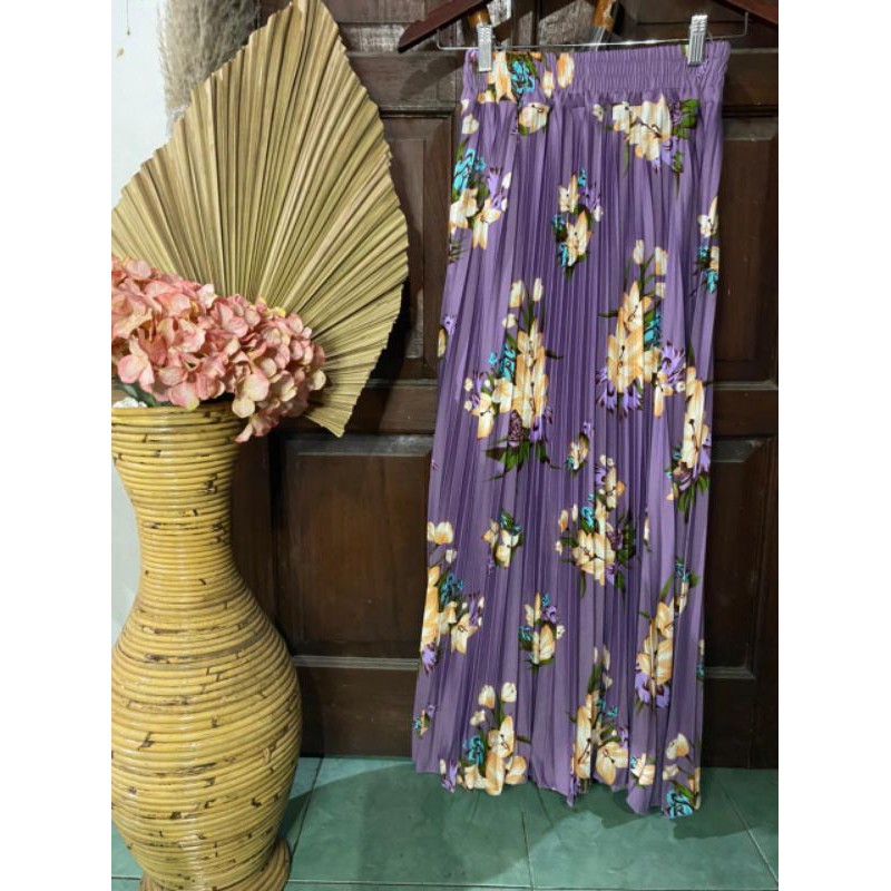 rok plisket bunga import warna lilac besseller