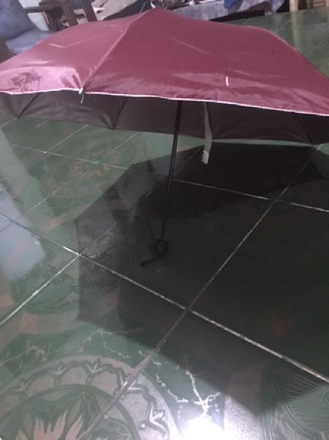 Payung Lipat Tiga Nagoya Model Polos Lapis Silver Dalam Anti Radiasi Matahari/ultraviolet