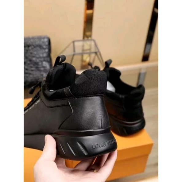 sepatu pria lv sneaker mirror quality