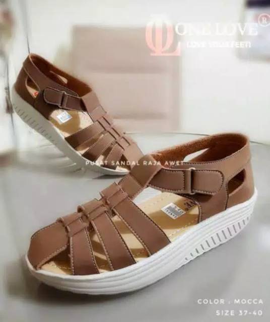 Sepatu wedges wanita  brand one love