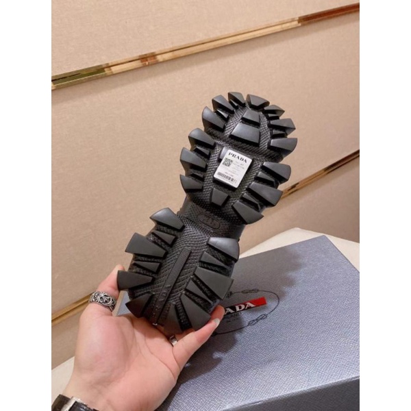 sepatu pria sneaker wedges pr4da cowok hitam mirror P1SHOES vip