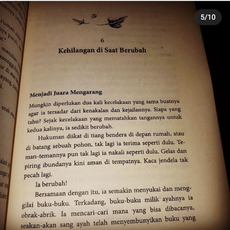 peci miring biografi gus dur