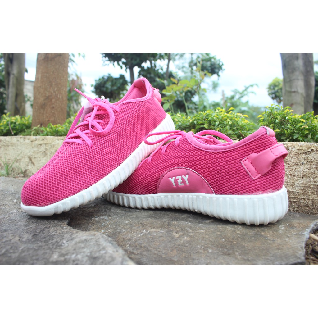 Sepatu Adidas YZY Slip On Pink Murah Grade Original