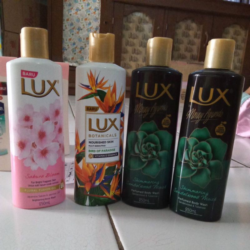 SABUN LUX CAIR 250ML BOTOL