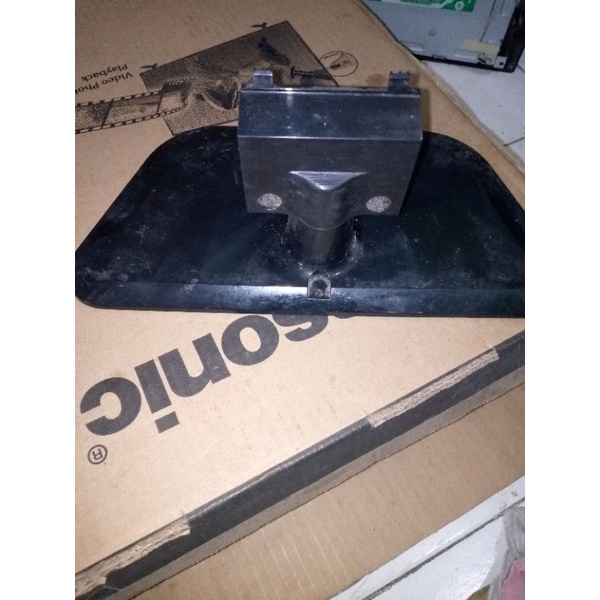 kaki stand tv led lg 24ln4100