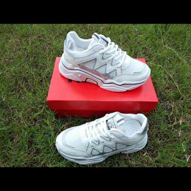 Sepatu kekinian, sepatu wanita.