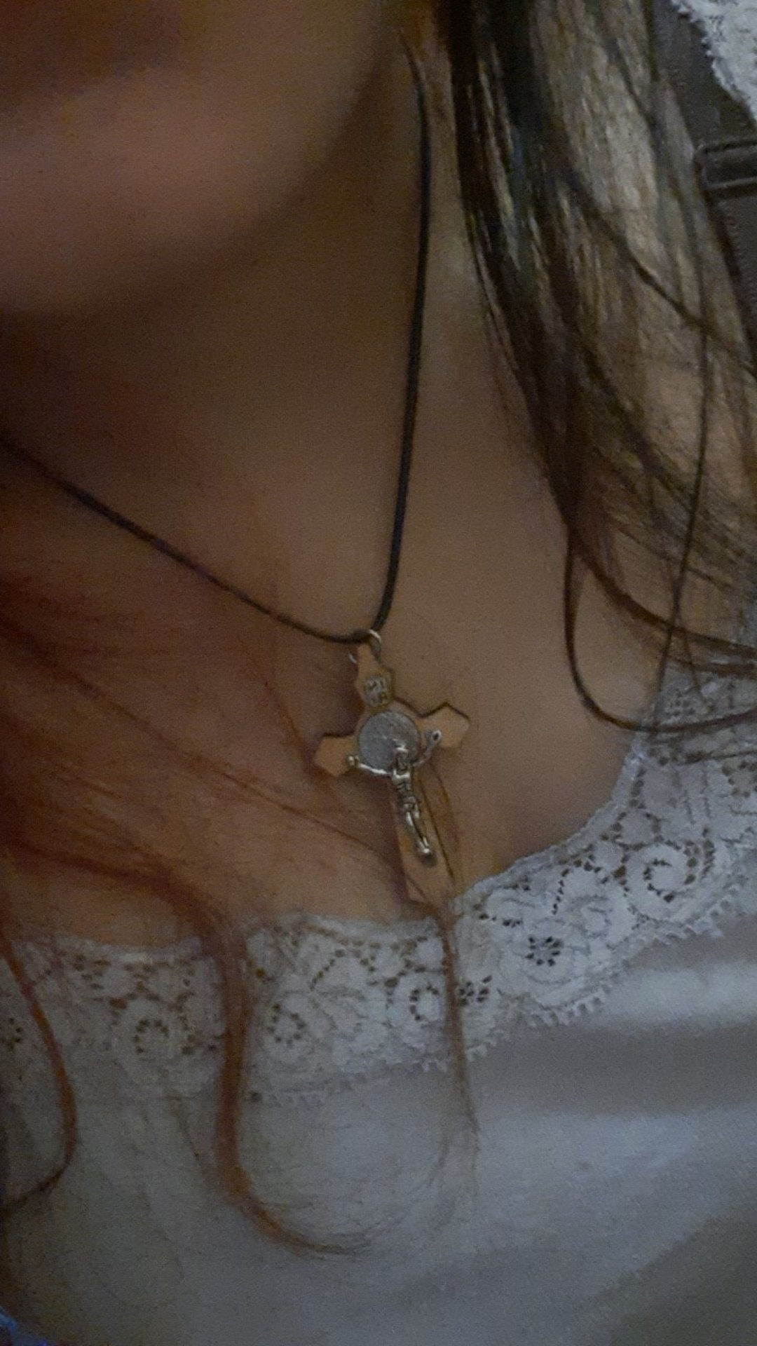 Kalung Salib Benedict Kayu Lancip F30/2-souvenir Rohani