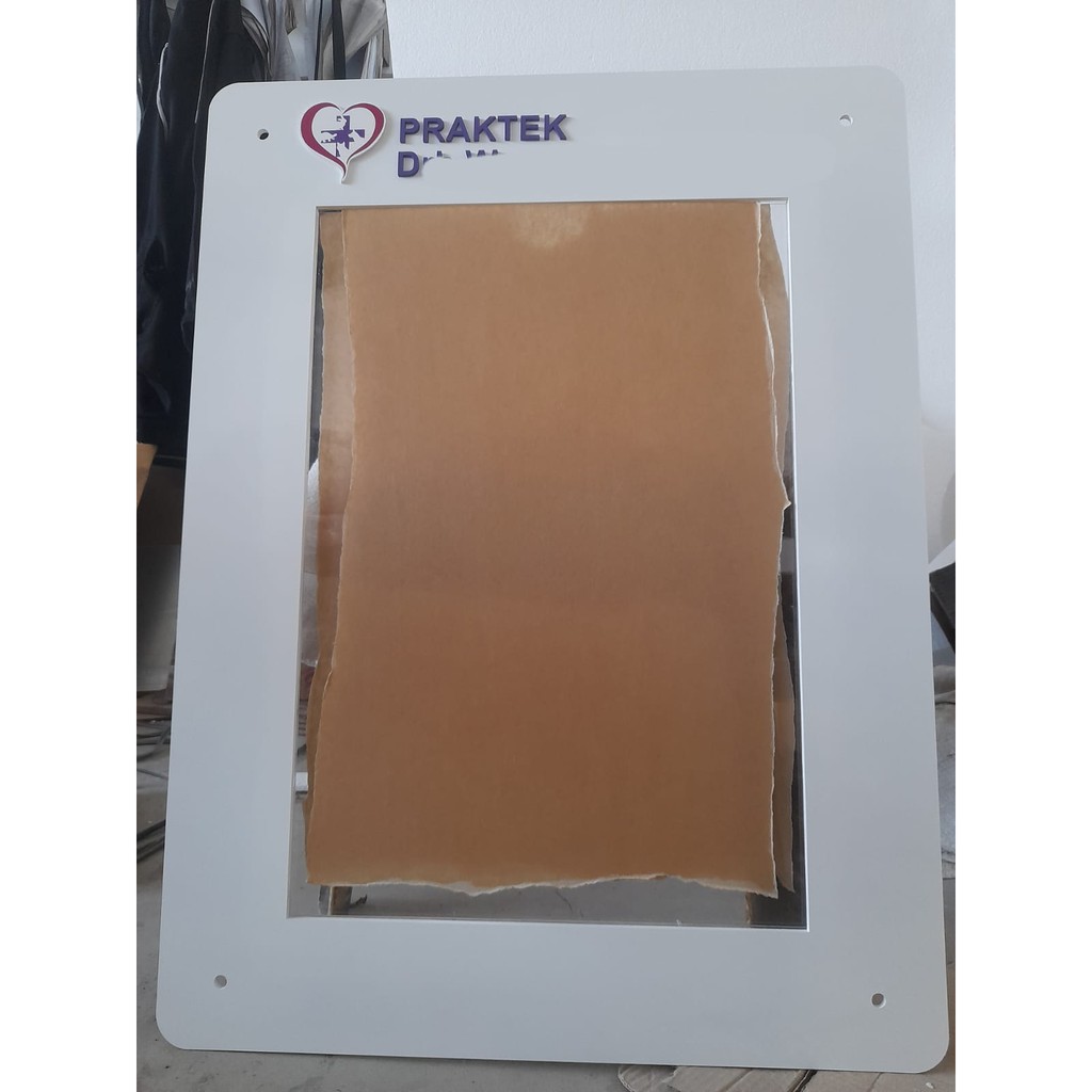 

papan nama jadwal dokter klinik frame poster display mall bisokop